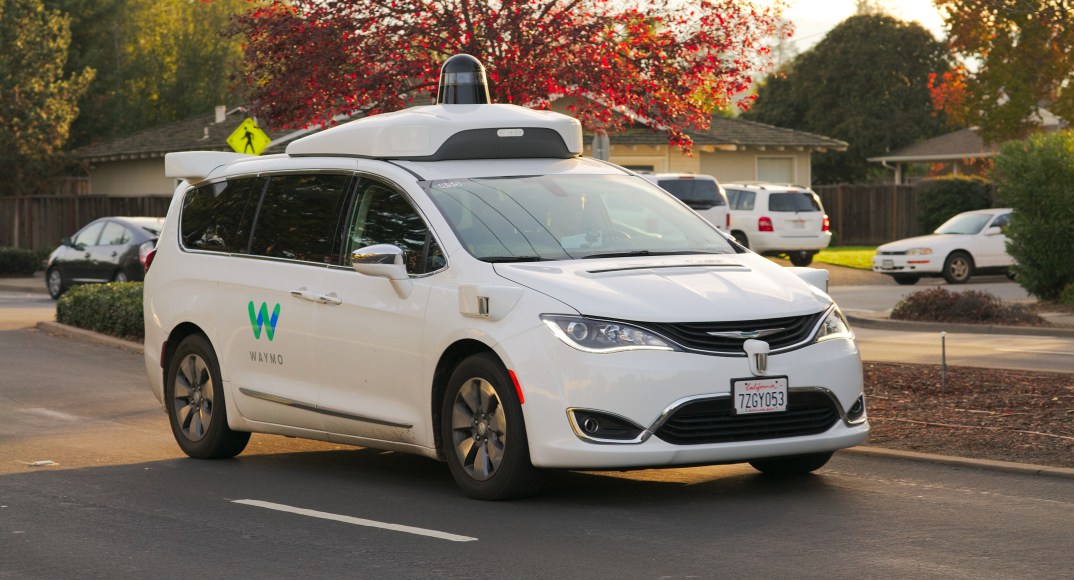 Waymo_Chrysler_Pacifica_in_Los_Altos,_2017.jpg